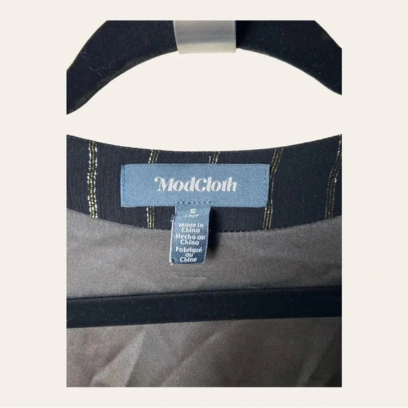 0408. MODCLOTH WRAP DRESS MAXI LENGTH BLACK WITH GOLD/SILVER IN COLOR STRIPES - Picture 8 of 15